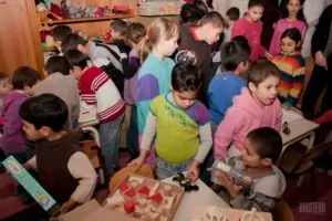 Conectarea cu Copiii prin Evenimentele ASR -Sprijin pentru copii cu leucemie